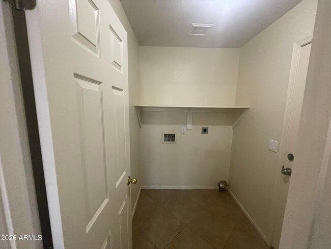 Building Photo - 1122 E Butler Dr