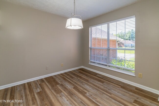 Building Photo - 4405 Greenfern Way