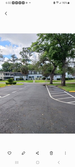 Building Photo - 1525 SE 25th St