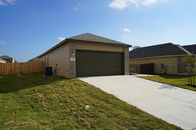 Building Photo - Lovely Home For Rent in New Braunfels, TX! - Realtor Commission: $600