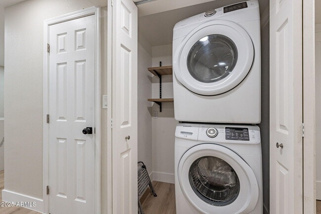 Building Photo - 745 E Pierce St