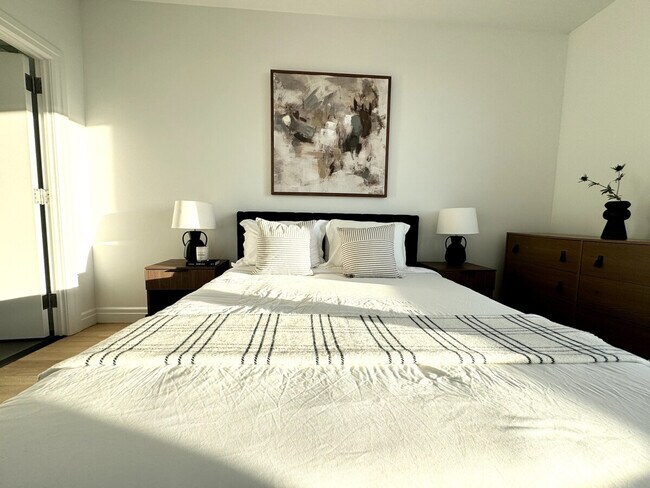 Building Photo - 1745 Broadway