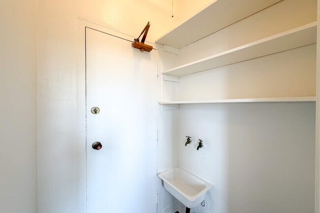 Building Photo - 1314 Hayworth Ave