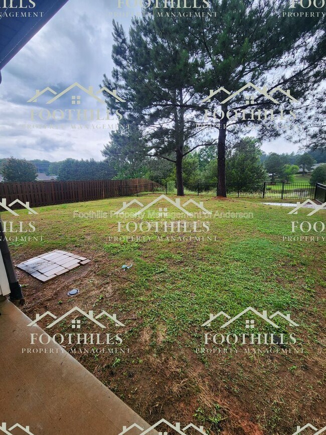 Building Photo - 1027 Whirlaway Cir
