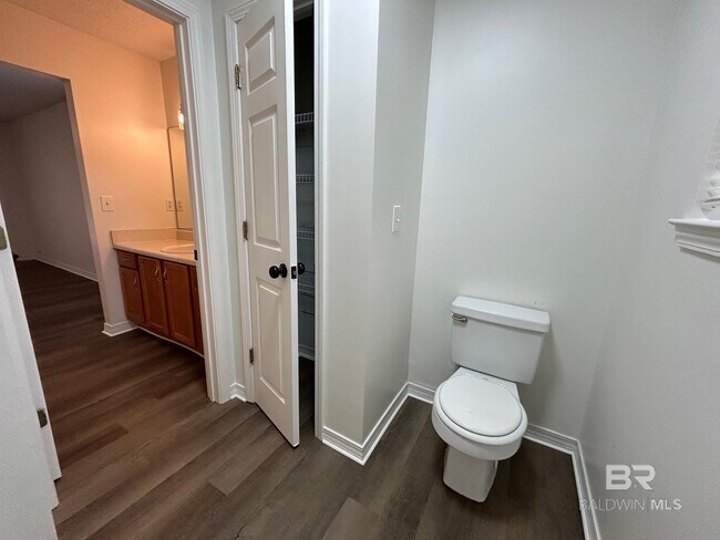 Building Photo - 112 Cluster Oaks Ct