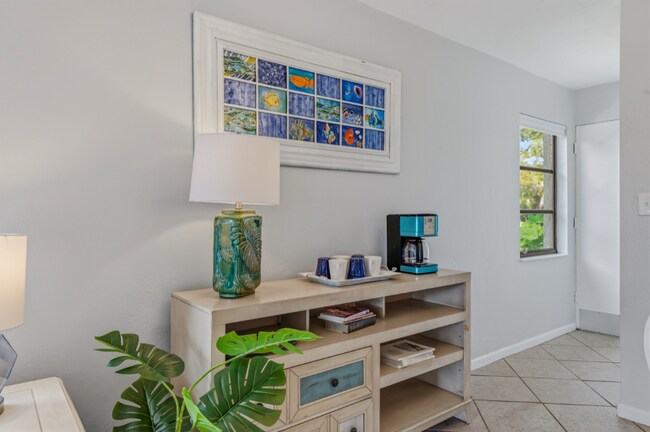 Building Photo - 1334 Chesapeake Ave