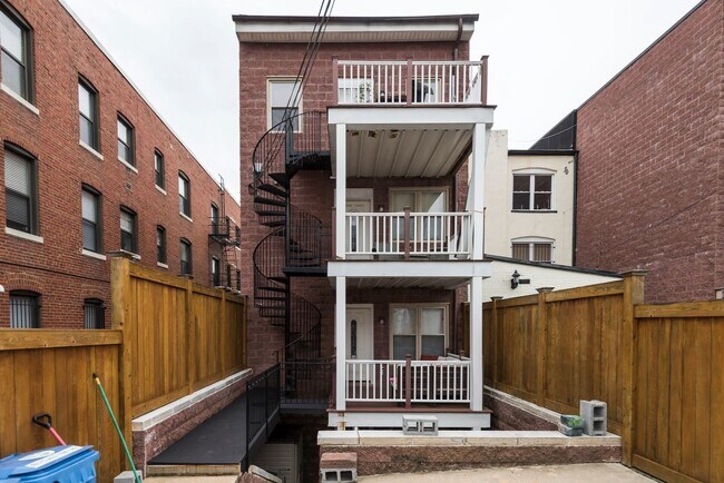 Building Photo - Historic Victorian Charm Meets Modern City Living — 1 BR + Den / 2 BA in Columbia Heights