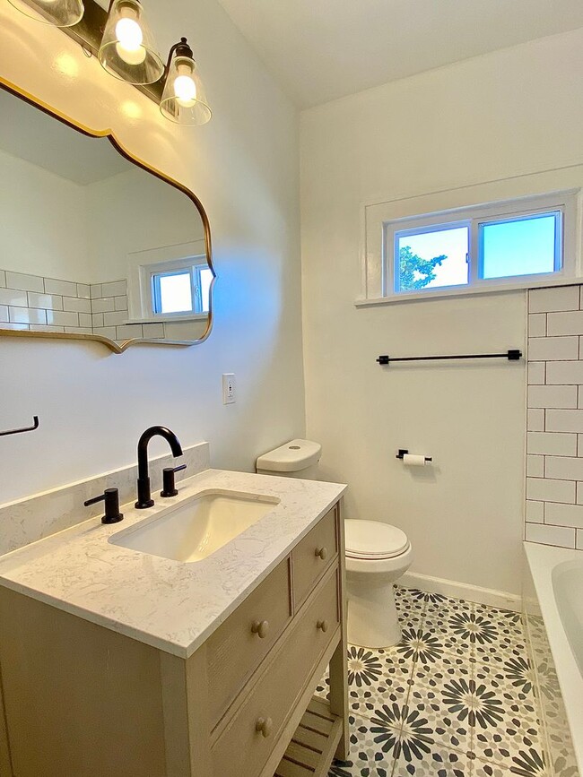 Building Photo - Great 2 Bed, 1 Bath Home in OKC!