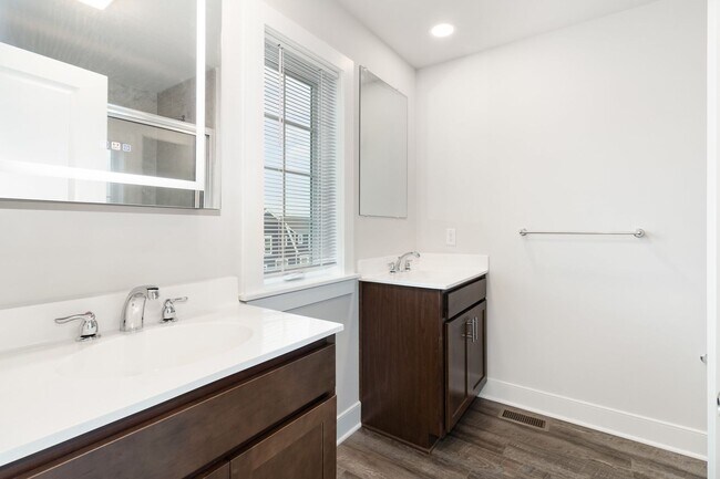 Building Photo - 10 Seover Wy