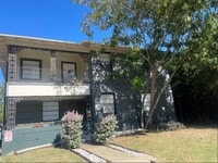 Building Photo - 4815 Live Oak St