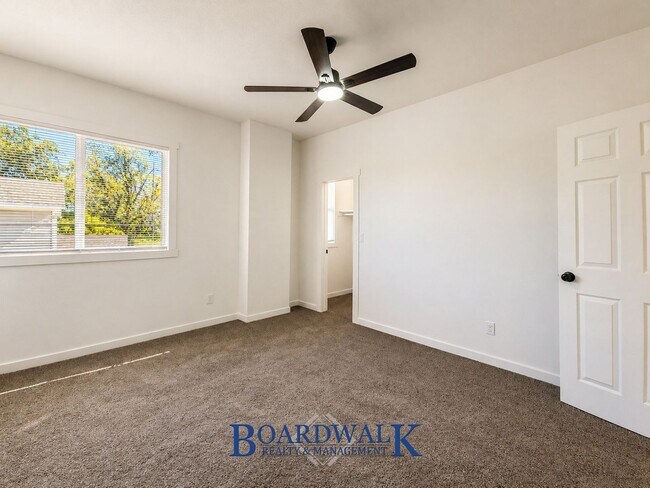 Building Photo - 3396 S 900 E