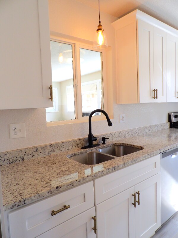 Building Photo - 1806 Koshare St