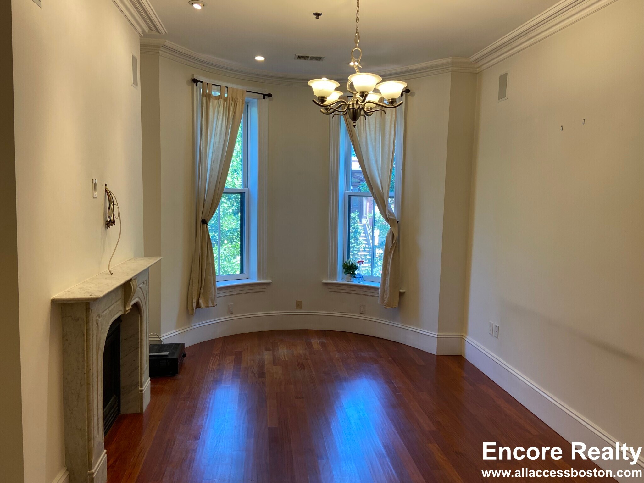 Building Photo - 34 Greenwich Pk