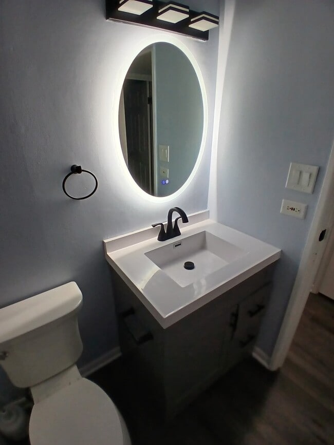 Building Photo - 9460 Bay Colony Dr