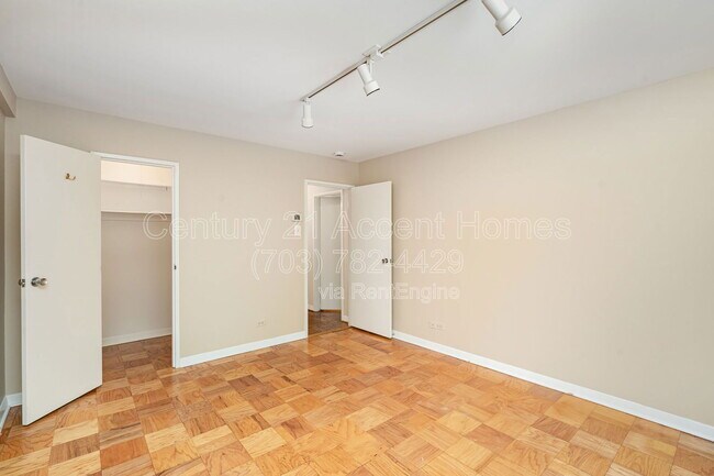 Building Photo - 1200 N Nash St