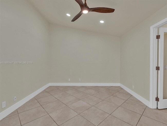 Building Photo - 2158 Baton Rouge