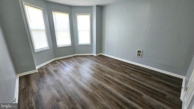 Building Photo - 2805 Erdman Ave