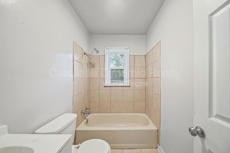 Building Photo - 2621 Druid Hls Wy