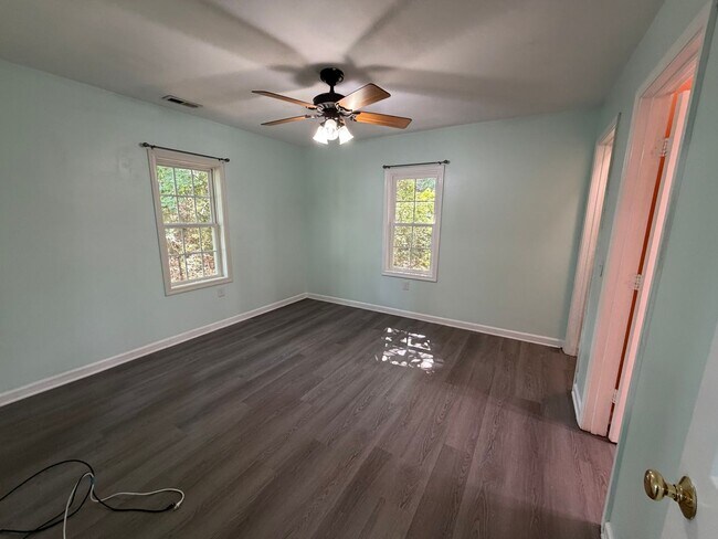 Building Photo - 1517 Welch Way