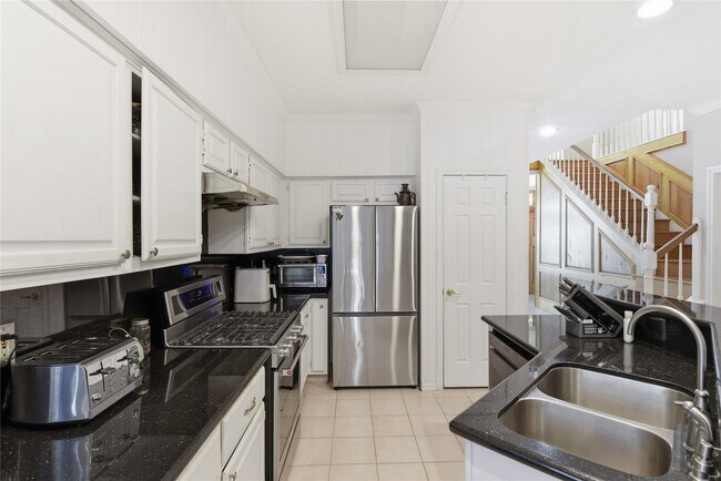 Building Photo - 14602 Cobre Valley Dr