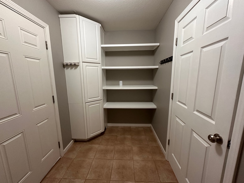 Laundry Room 1 - 5110 Aspen Ridge Dr