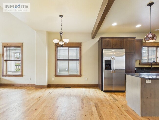 Building Photo - 4 Bedroom Home with Spacious Yard