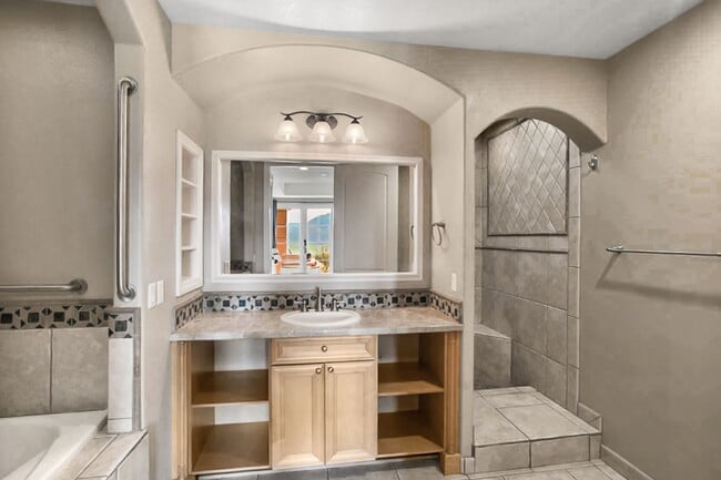 Building Photo - Lake Las Vegas 1st Floor Condo With Stunning Views And Garage