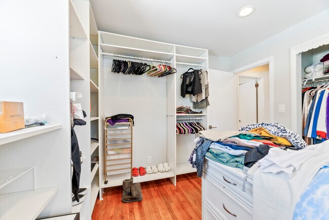 Building Photo - 446 Roedel Plz