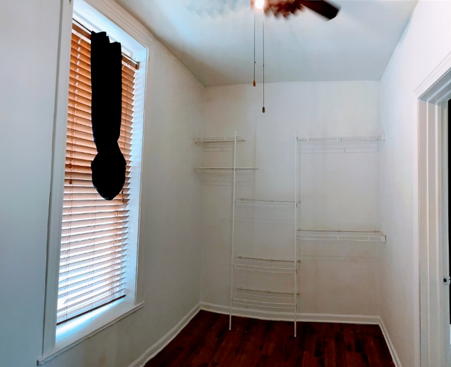 Building Photo - 1710 W 37th St