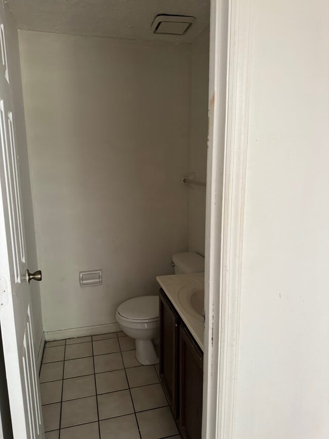 Building Photo - 2074 Hopkins Mill Rd