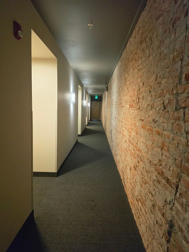 Building Photo - MODERN DOWNTOWN LIVING