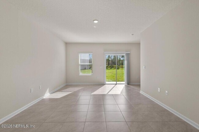 Building Photo - 21 Temple Dr