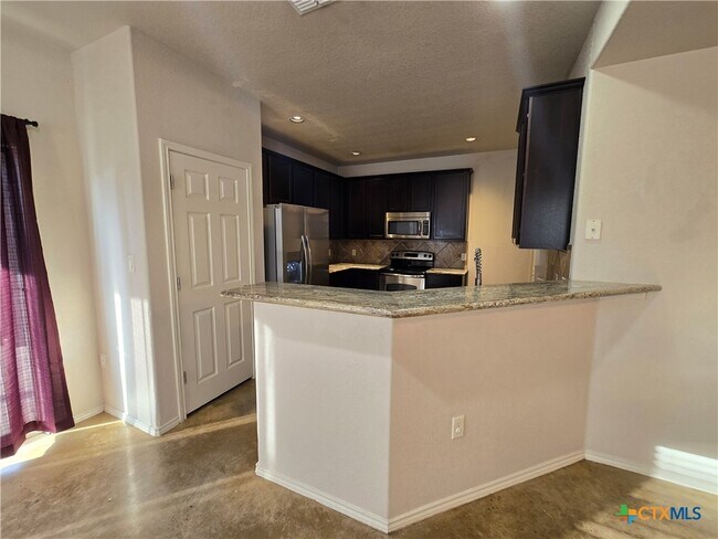 Building Photo - 1016 Brown Rock Dr