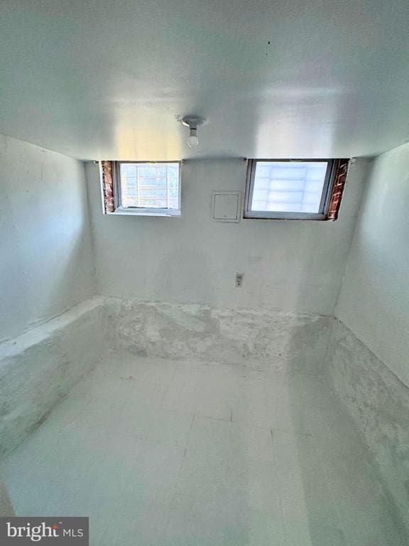 Building Photo - 548 Radnor Ave