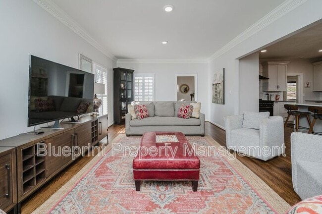 Building Photo - 5012 Wendover Dr