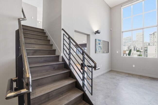 Building Photo - 60 Rausch St