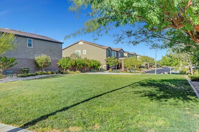 Building Photo - Gated community Located within the Valley Vista Master Plan. 4 Bed 3 Bath features and Open and i...