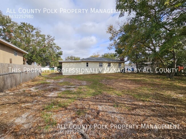 Building Photo - Awesome 3 Bedroom 2 Bath Lake Wales Home f...