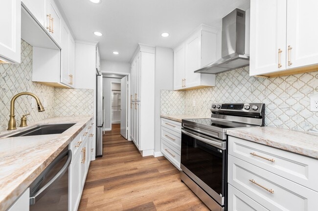 Building Photo - Condo for rent in Santa Barbara Near UCSB
