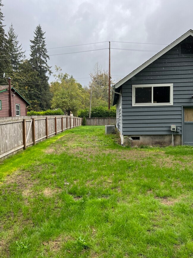 Building Photo - 2344 Northlake Way NW