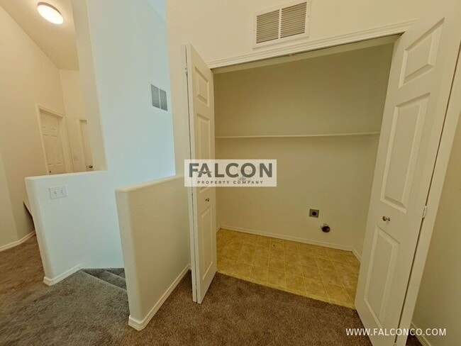 Building Photo - 3851 Josephine Heights