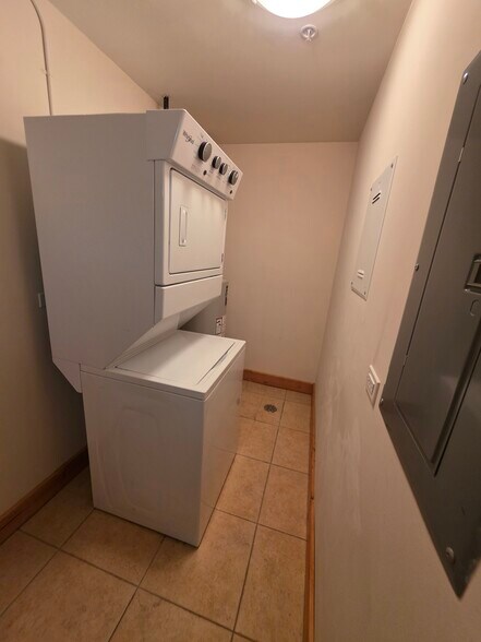 In unit laundry - 316 N Seminary Ave