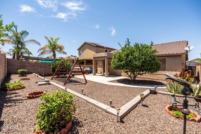 Building Photo - 2177 W Agrarian Hills Dr