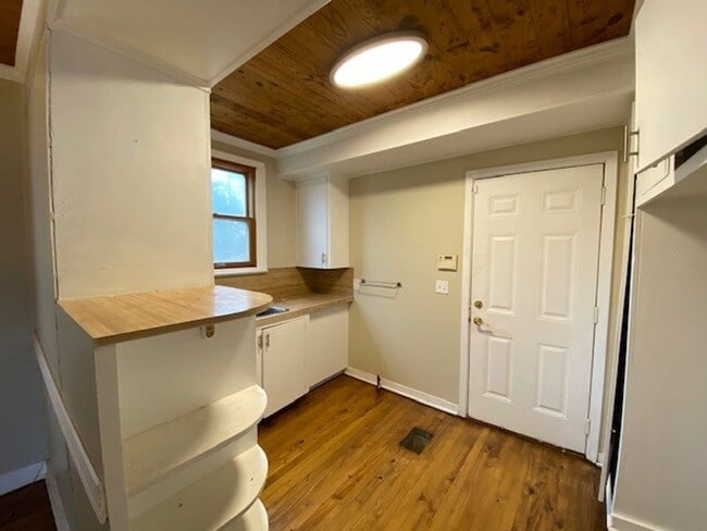 Building Photo - Newly Renovated Home in West Fondren!