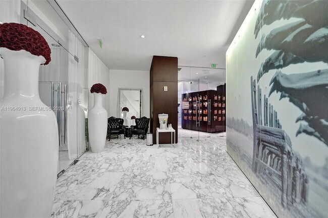 Building Photo - 465 Brickell Ave