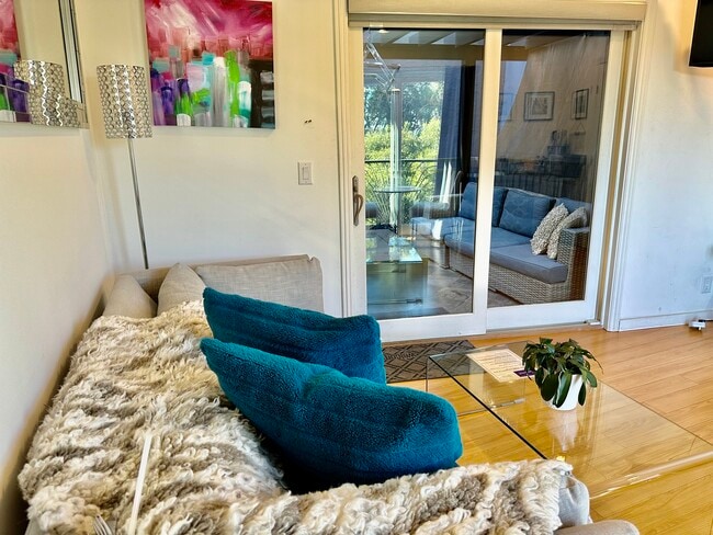 Building Photo - 3750 Market St