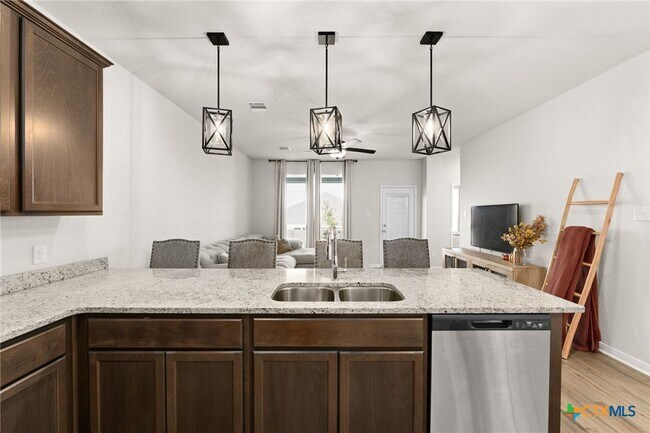 Building Photo - 259 Great Hills Dr