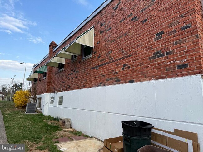Building Photo - 8835 Roosevelt Blvd