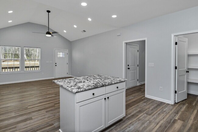 Building Photo - 32 Roberson St