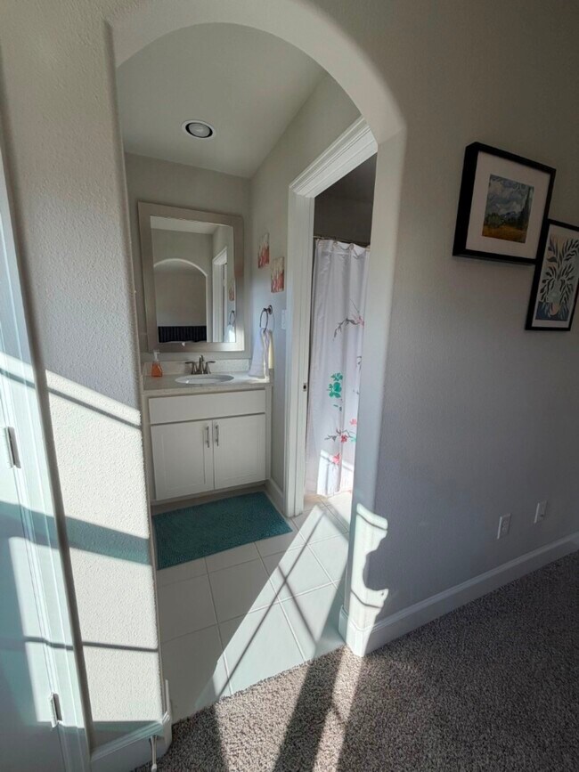 Building Photo - 4610 Center St